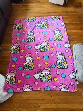 Hello kitty bubble gum throw